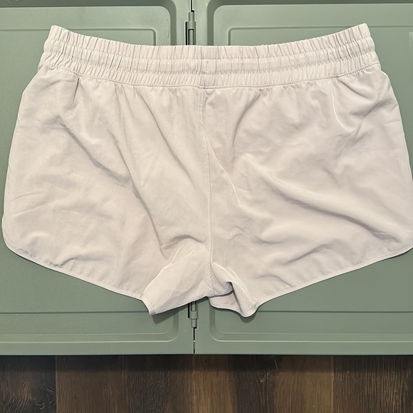 Athletic shorts - Picture 2 of 4